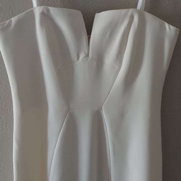 BCBG Max Azaria Winter White Gown - Picture 5 of 7